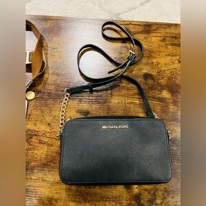 Michael Kors a small black